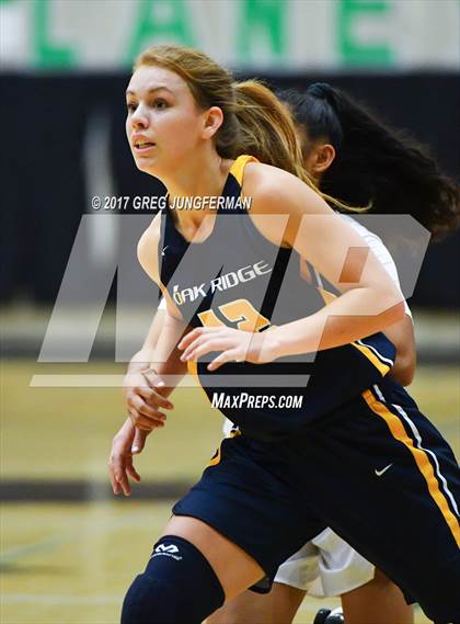 Thumbnail 1 in Archbishop Mitty vs. Oak Ridge (Elite Showcase) photogallery.