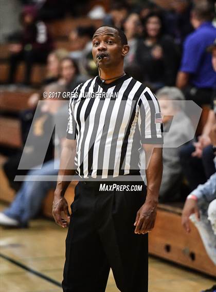 Thumbnail 3 in Archbishop Mitty vs. Oak Ridge (Elite Showcase) photogallery.