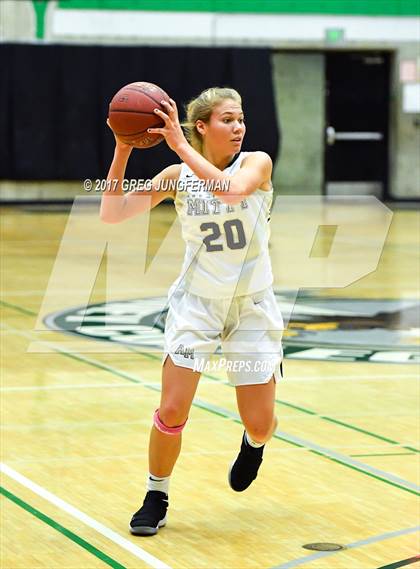 Thumbnail 2 in Archbishop Mitty vs. Oak Ridge (Elite Showcase) photogallery.