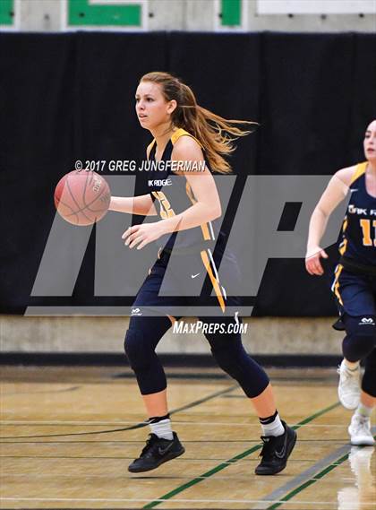 Thumbnail 2 in Archbishop Mitty vs. Oak Ridge (Elite Showcase) photogallery.