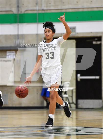 Thumbnail 3 in Archbishop Mitty vs. Oak Ridge (Elite Showcase) photogallery.