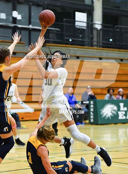 Thumbnail 1 in Archbishop Mitty vs. Oak Ridge (Elite Showcase) photogallery.