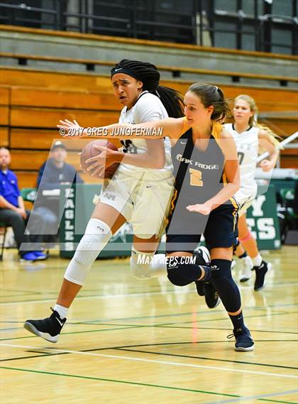 Thumbnail 1 in Archbishop Mitty vs. Oak Ridge (Elite Showcase) photogallery.