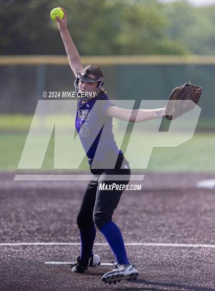 Thumbnail 2 in Pittsburg @ Basehor-Linwood (KSHSAA 5A East Region 4 Final) photogallery.