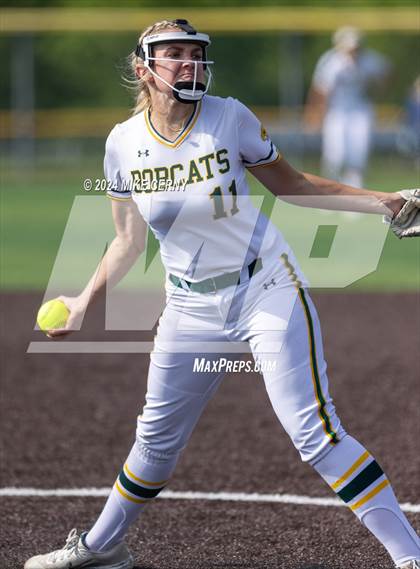 Thumbnail 3 in Pittsburg @ Basehor-Linwood (KSHSAA 5A East Region 4 Final) photogallery.