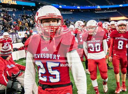 Thumbnail 3 in Tewksbury Memorial vs. Central (MIAA Division 3 Final) photogallery.