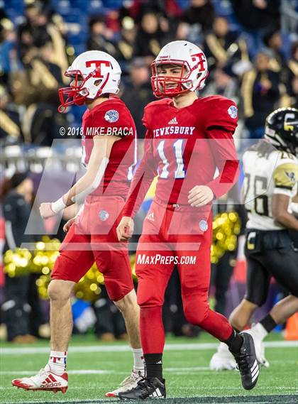 Thumbnail 2 in Tewksbury Memorial vs. Central (MIAA Division 3 Final) photogallery.