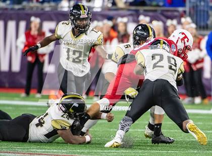 Thumbnail 2 in Tewksbury Memorial vs. Central (MIAA Division 3 Final) photogallery.