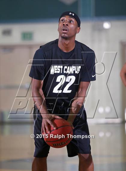 Thumbnail 3 in West Campus vs. Bella Vista (Adidas Challenge) photogallery.