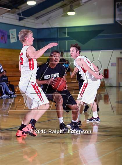 Thumbnail 3 in West Campus vs. Bella Vista (Adidas Challenge) photogallery.