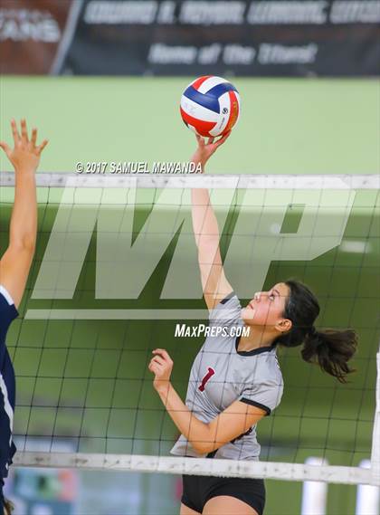 Thumbnail 3 in Valley Academy of Arts & Sciences vs Central City Value (CIF LACS D3 Final) photogallery.