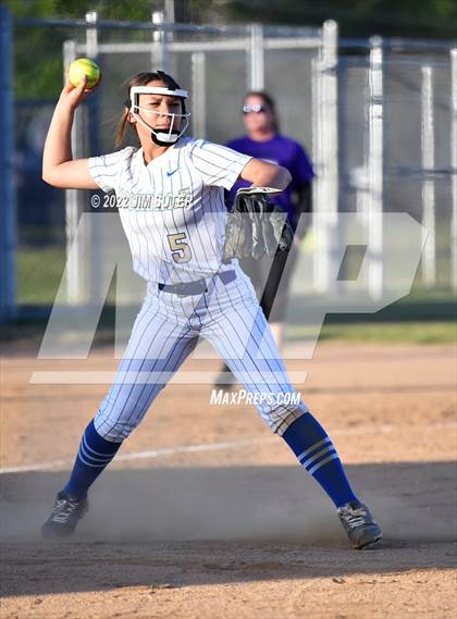 Thumbnail 2 in Rockdale vs Florence photogallery.