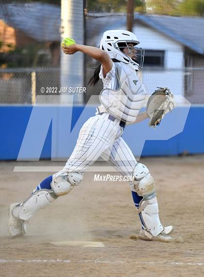 Thumbnail 2 in Rockdale vs Florence photogallery.