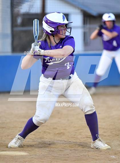 Thumbnail 2 in Rockdale vs Florence photogallery.