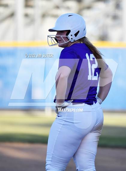 Thumbnail 2 in Rockdale vs Florence photogallery.