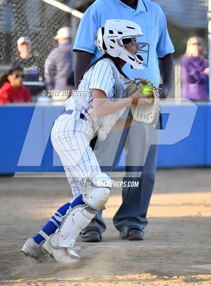 Thumbnail 2 in Rockdale vs Florence photogallery.