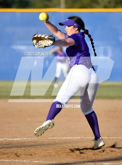 Thumbnail 1 in Rockdale vs Florence photogallery.