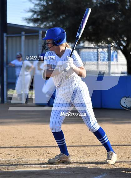 Thumbnail 3 in Rockdale vs Florence photogallery.