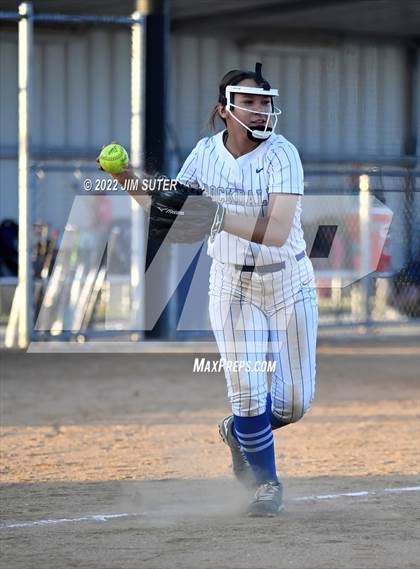 Thumbnail 1 in Rockdale vs Florence photogallery.