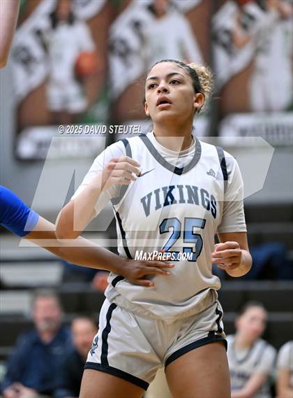 Thumbnail 3 in La Jolla Country Day vs. Pleasant Valley (St. Mary's MLK Classic) photogallery.