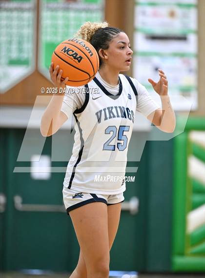 Thumbnail 3 in La Jolla Country Day vs. Pleasant Valley (St. Mary's MLK Classic) photogallery.