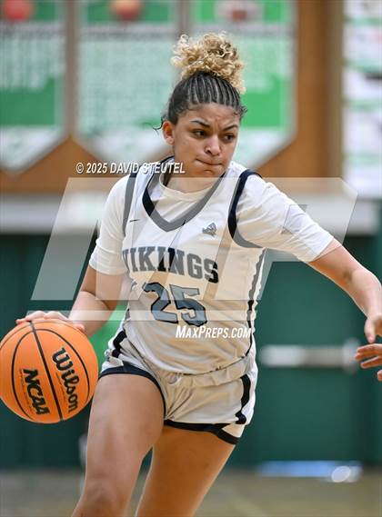 Thumbnail 2 in La Jolla Country Day vs. Pleasant Valley (St. Mary's MLK Classic) photogallery.