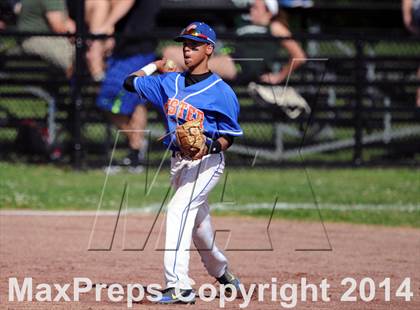 Thumbnail 2 in Chester vs. Haldane (NYSPHSAA Class C Regional Semifinal) photogallery.