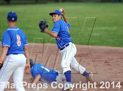 Thumbnail 2 in Chester vs. Haldane (NYSPHSAA Class C Regional Semifinal) photogallery.