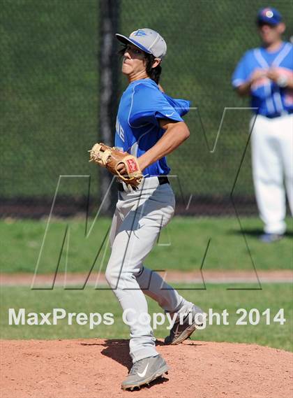 Thumbnail 2 in Chester vs. Haldane (NYSPHSAA Class C Regional Semifinal) photogallery.