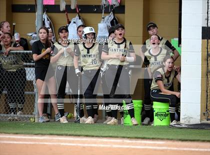 Thumbnail 2 in Keller Central vs Fossil Ridge photogallery.