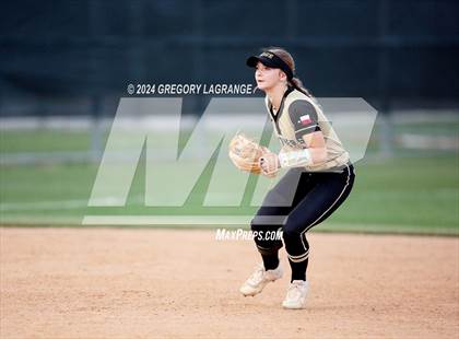 Thumbnail 3 in Keller Central vs Fossil Ridge photogallery.