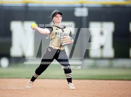 Thumbnail 2 in Keller Central vs Fossil Ridge photogallery.