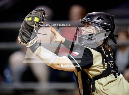 Thumbnail 2 in Keller Central vs Fossil Ridge photogallery.