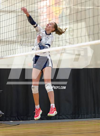 Thumbnail 3 in Indy Genesis HomeSchool vs Jackson HomeSchool (Midwest Volleyball Classic) photogallery.
