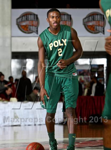 Thumbnail 1 in Whitney Young vs Long Beach Poly (Spalding Hoophall Classic) photogallery.