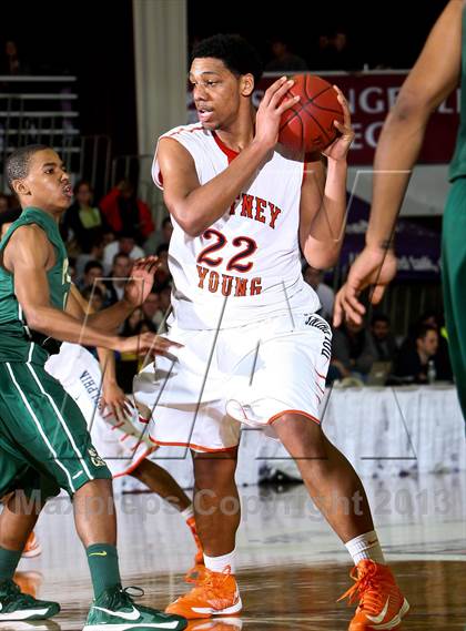 Thumbnail 3 in Whitney Young vs Long Beach Poly (Spalding Hoophall Classic) photogallery.