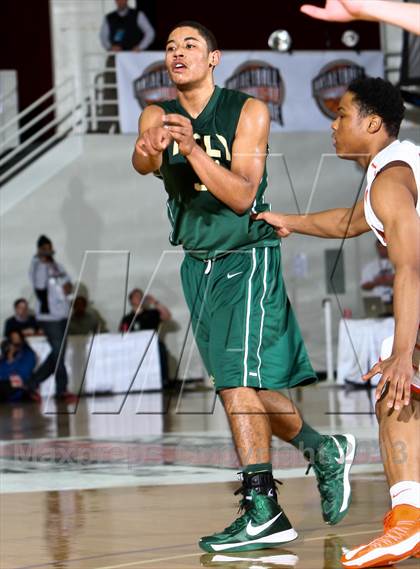 Thumbnail 1 in Whitney Young vs Long Beach Poly (Spalding Hoophall Classic) photogallery.