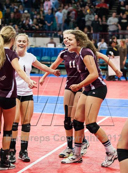 Thumbnail 2 in Cheyenne Mountain vs. Lewis-Palmer (CHSAA 4A Final) photogallery.