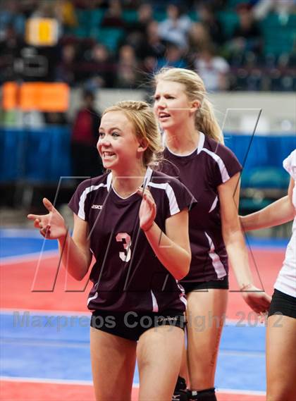 Thumbnail 2 in Cheyenne Mountain vs. Lewis-Palmer (CHSAA 4A Final) photogallery.