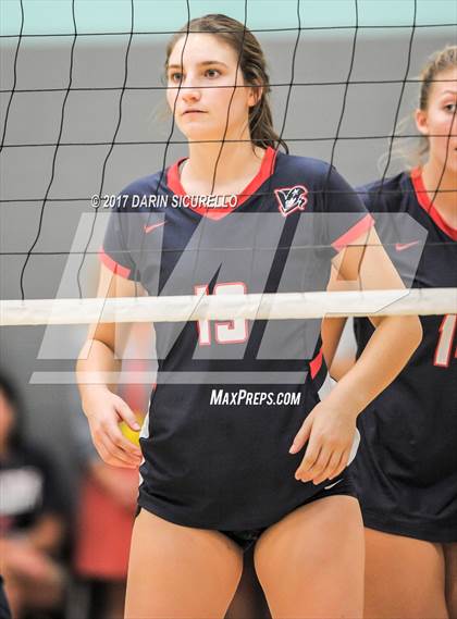 Thumbnail 1 in Sacred Heart vs. Beckman (Nike Tournament of Champions) photogallery.