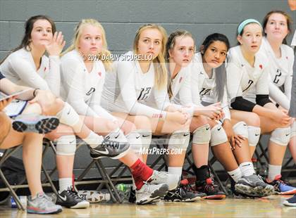 Thumbnail 1 in Sacred Heart vs. Beckman (Nike Tournament of Champions) photogallery.