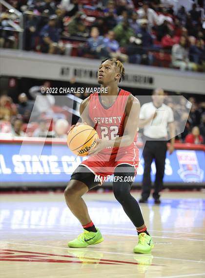Thumbnail 1 in West Charlotte vs. Seventy-First (NCHSAA 3A Championship) photogallery.