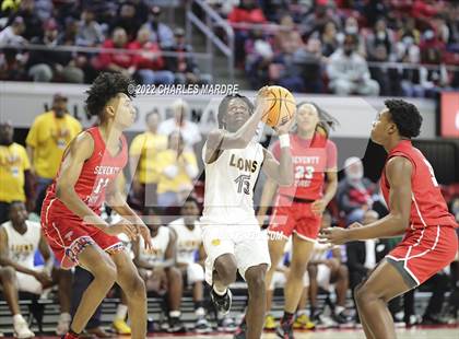 Thumbnail 1 in West Charlotte vs. Seventy-First (NCHSAA 3A Championship) photogallery.