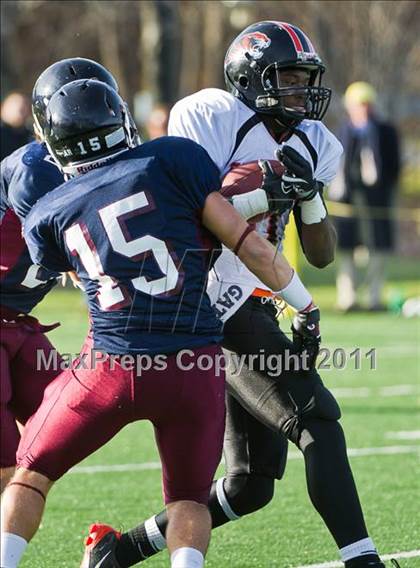 Thumbnail 2 in Suffield Academy vs. Belmont Hill (Tom Flaherty Bowl) photogallery.