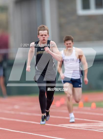Thumbnail 1 in Harold Scott Invitational (400 Meter) photogallery.