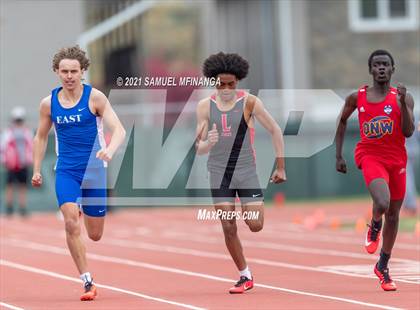 Thumbnail 2 in Harold Scott Invitational (400 Meter) photogallery.