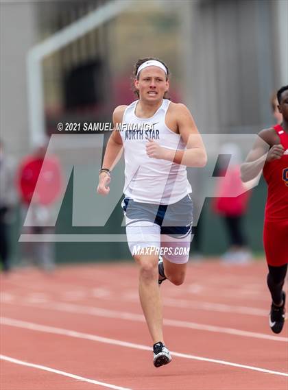 Thumbnail 2 in Harold Scott Invitational (400 Meter) photogallery.