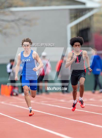 Thumbnail 1 in Harold Scott Invitational (400 Meter) photogallery.