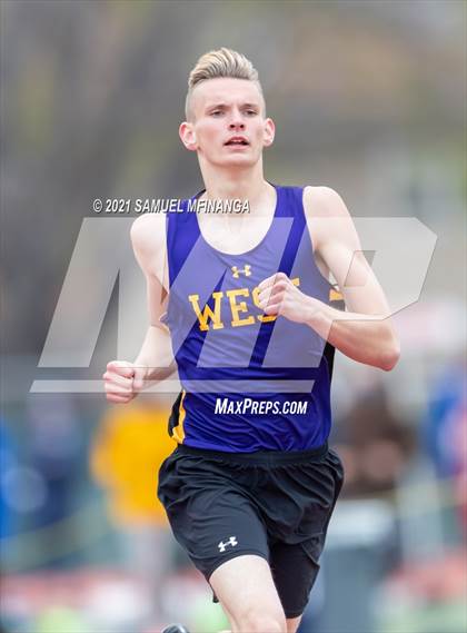 Thumbnail 1 in Harold Scott Invitational (400 Meter) photogallery.