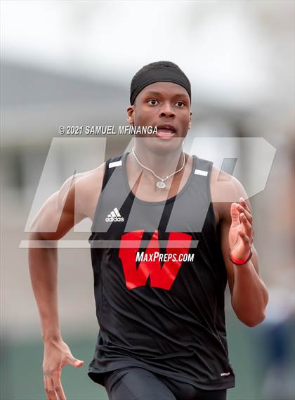 Thumbnail 1 in Harold Scott Invitational (400 Meter) photogallery.